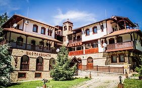 комплекс Щастливците